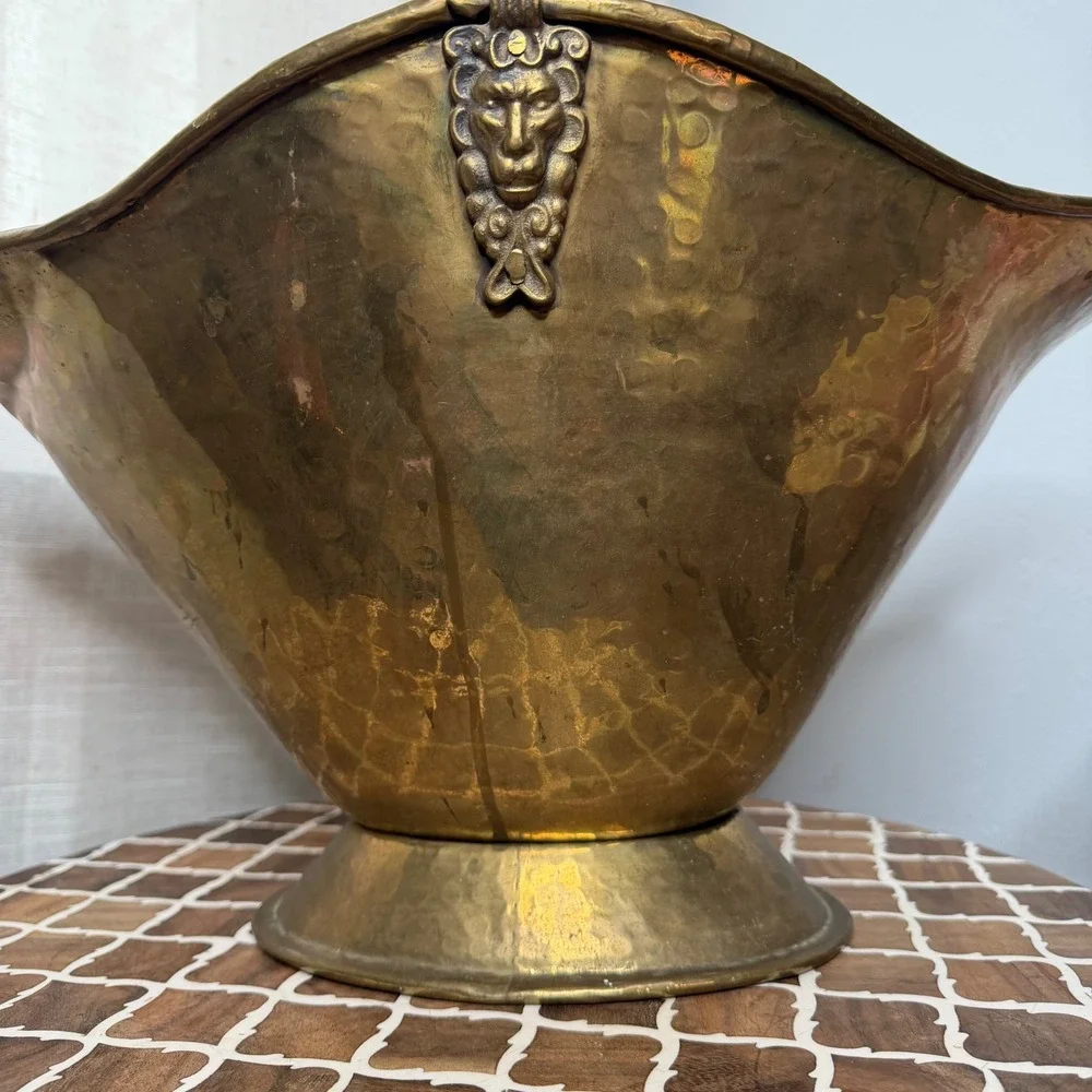 Vintage Hammered Brass Lion Head Coal Scuttle Bucket‎ Basket 19